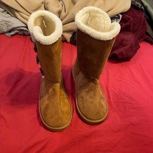 Uggs(not brand) brown women’s size 9/10 unworn